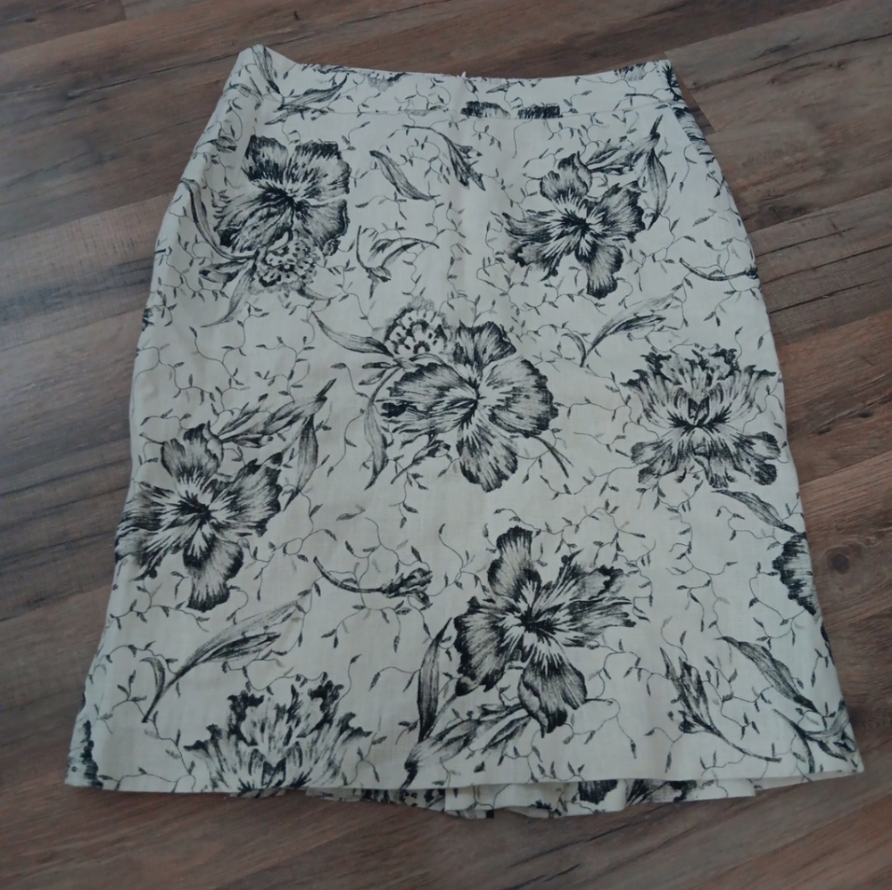 MaxMara Black and Cream Floral Pencil Skirt Linen